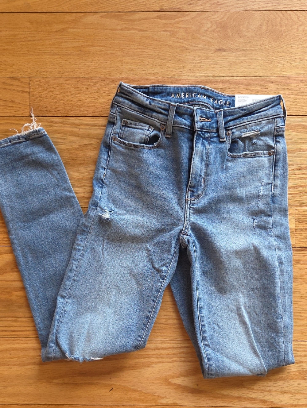 American Eagle Light Wash Skinny Jeans NWT